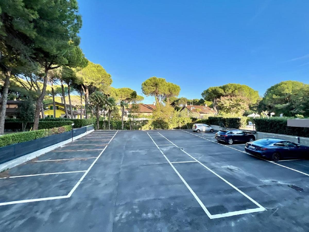 Hotel Old River Lignano Sabbiadoro Eksteriør bilde